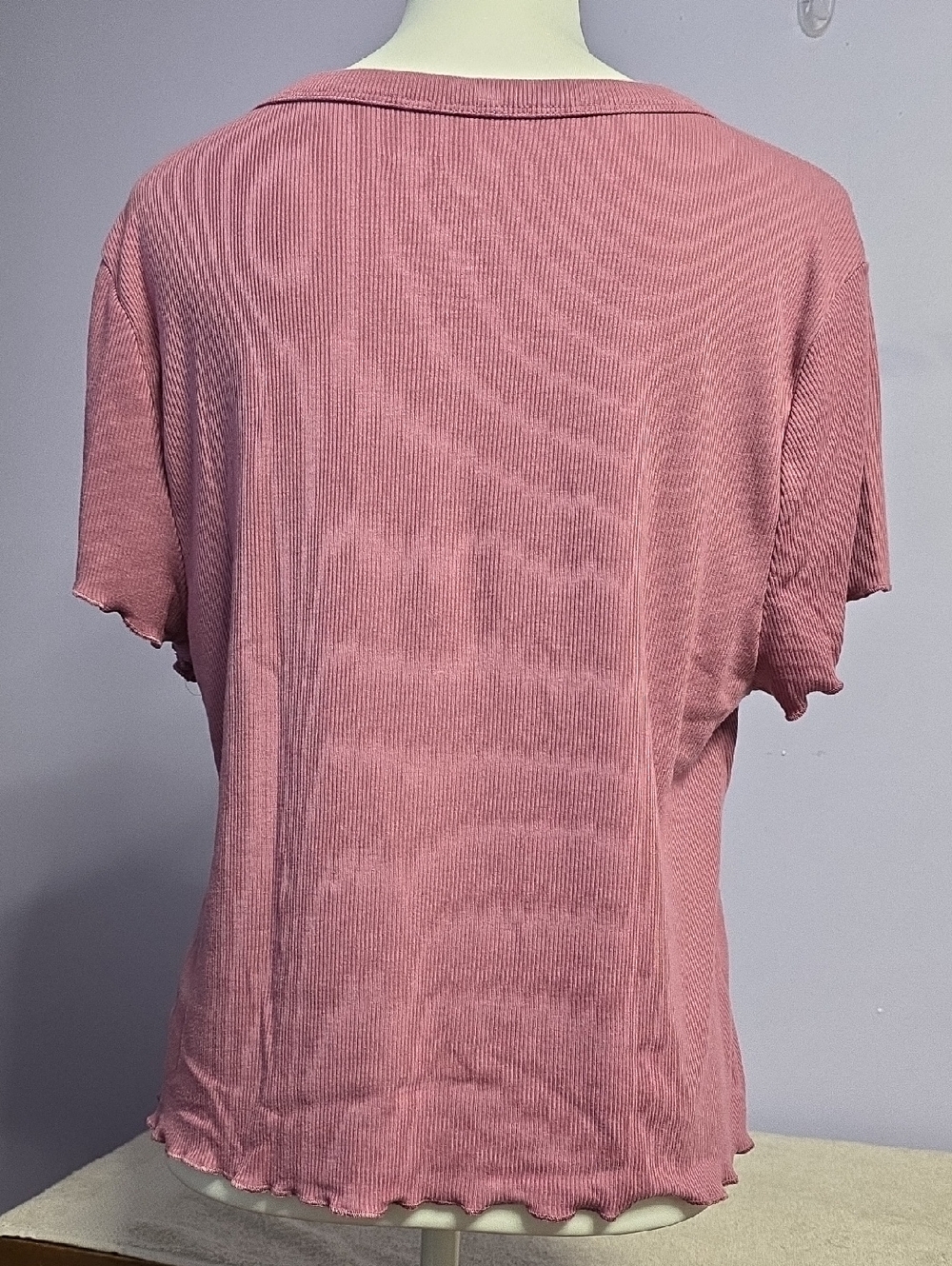 Women’s Ribbed Short Sleeve‎ Tee in Mauve Pink - Picture 2 of 3